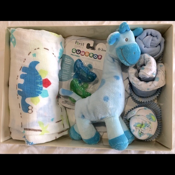 New Baby Boy Gift Box All Brand New Items - Picture 1 of 6
